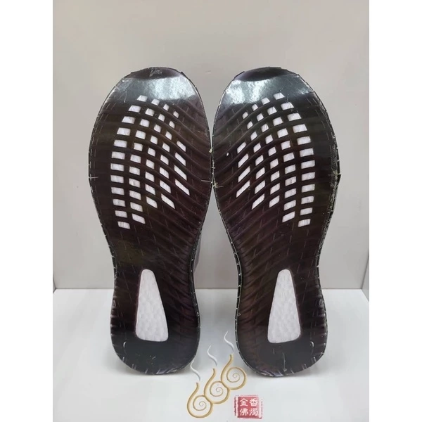 紙紮男運動鞋／往生用品／清明節／拜塔做忌百日對年拜飯皆可用